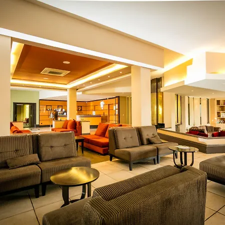 D'huston And Golf Hotel