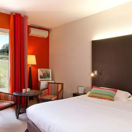 Hotel D'huston And Golf