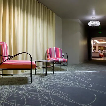 Hotel D'huston And Golf 4*