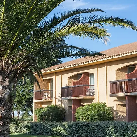 D'huston And Golf Hotel
