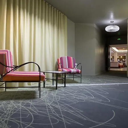 Hotel D'huston And Golf 4*