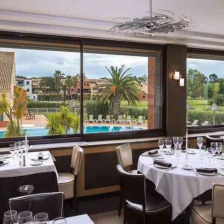 D'huston And Golf Hotel