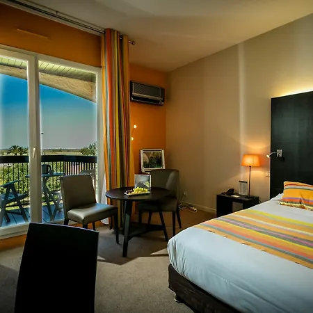 D'huston And Golf Hotel 4*